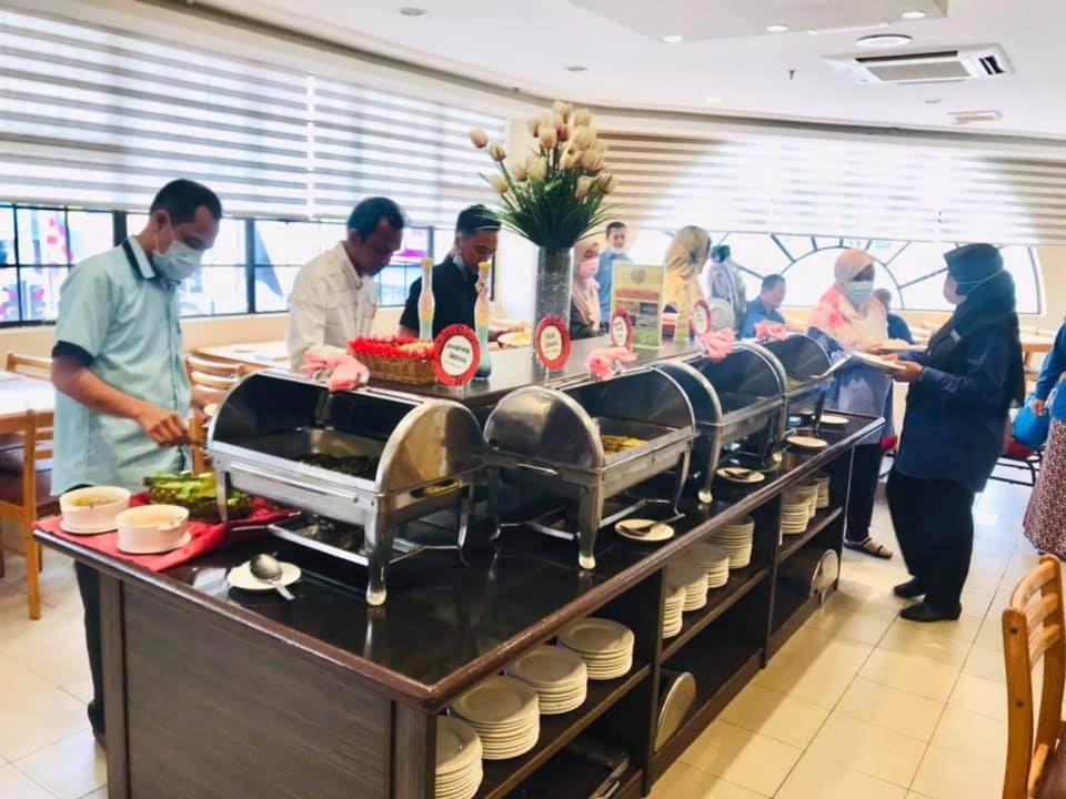 Hotel Yt Midtown Kuala Terengganu Exteriör bild