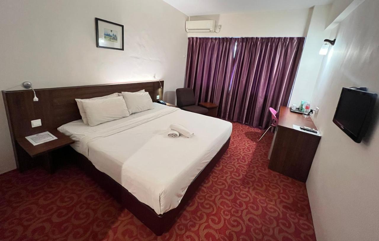 Hotel Yt Midtown Kuala Terengganu Exteriör bild