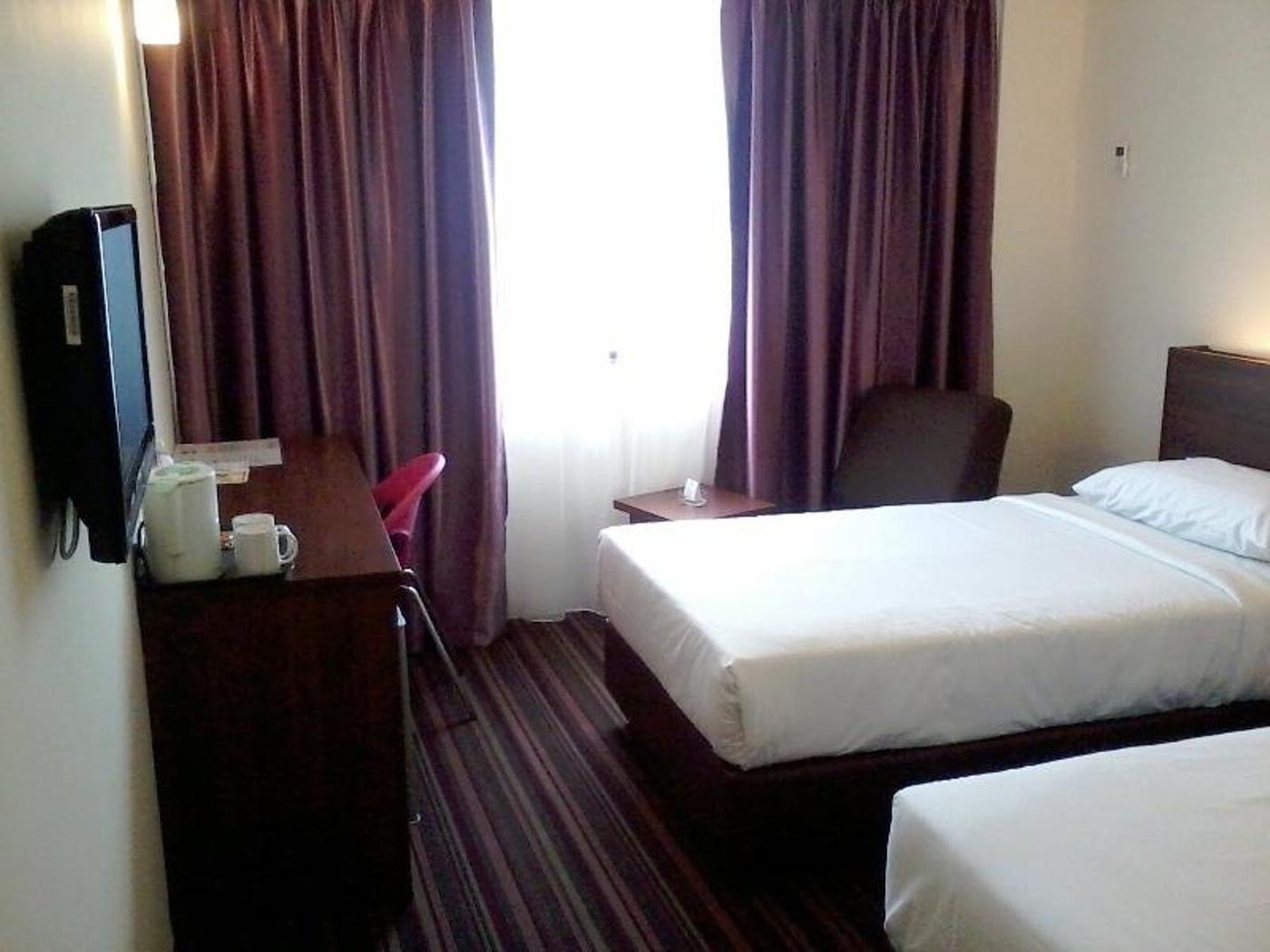 Hotel Yt Midtown Kuala Terengganu Exteriör bild